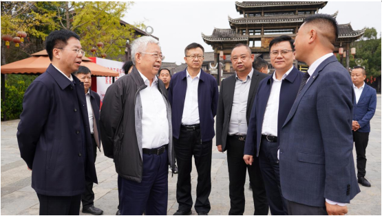 中国乡村发展志愿服务促进会会长刘永富 在贵州省开展消费帮扶调研